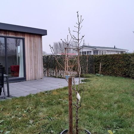 Luxe 5 Persoons Bungalow Op Rustig Vakantiepark Nabij Leeuwarden Dronrijp Bagian luar foto
